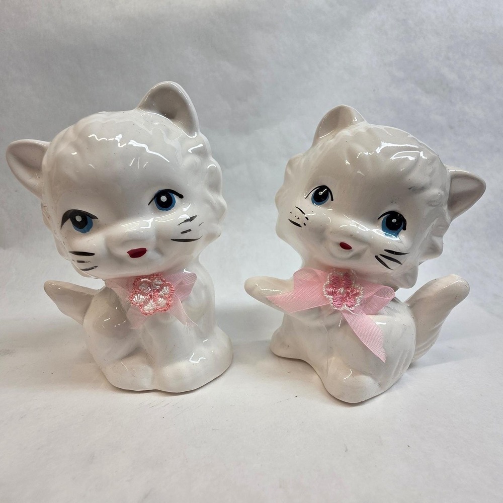 Vintage 1988 Miss Kitty‎ Salt and Pepper Shakers Set White Bows Ceramic GUC